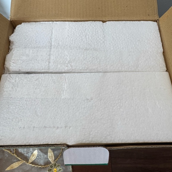 Santa Climbing the Chimney musical Waterglobe - Picture 4 of 4